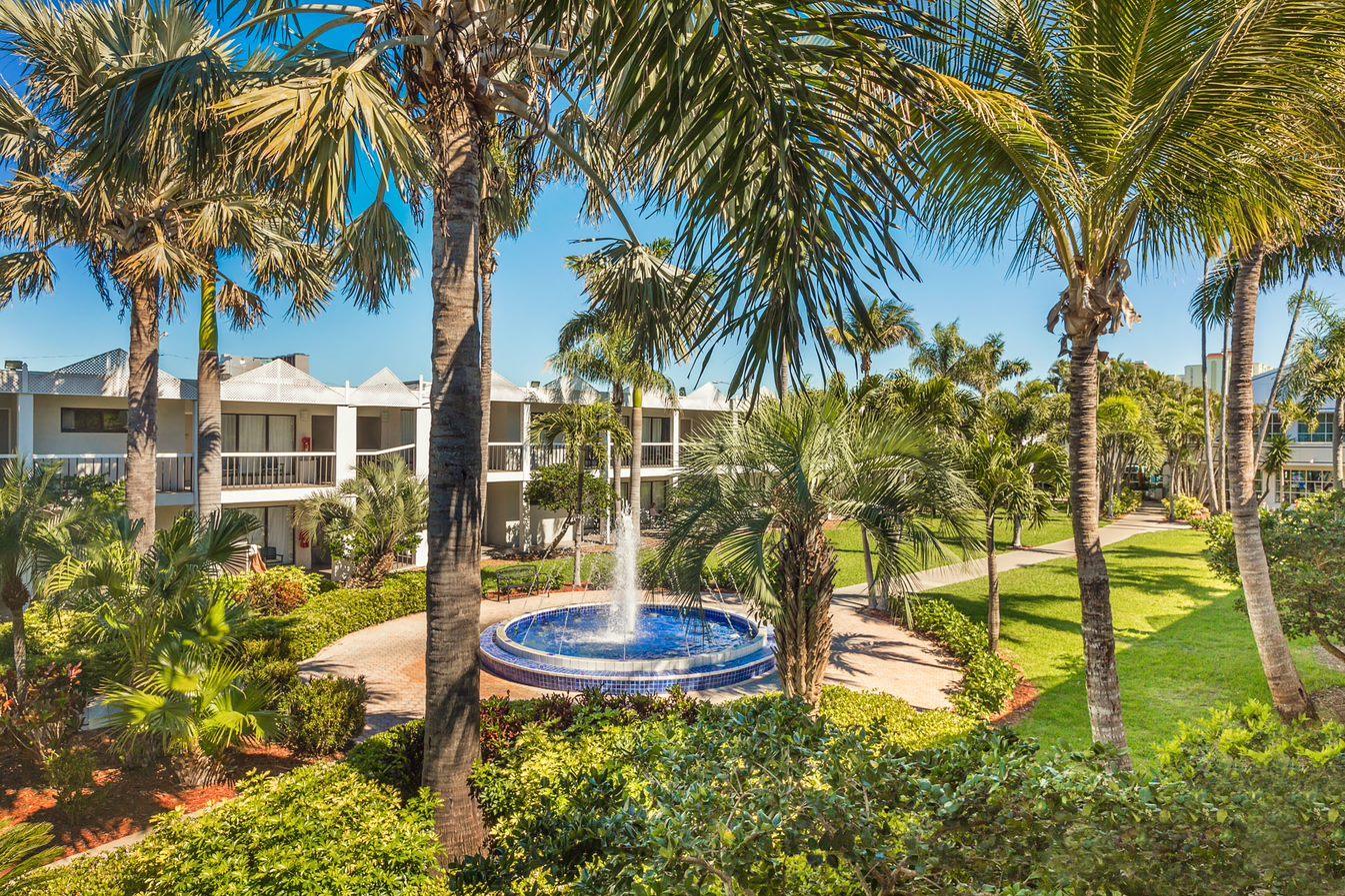 The Beachcomber St. Pete Beach Resort & Hotel Εξωτερικό φωτογραφία