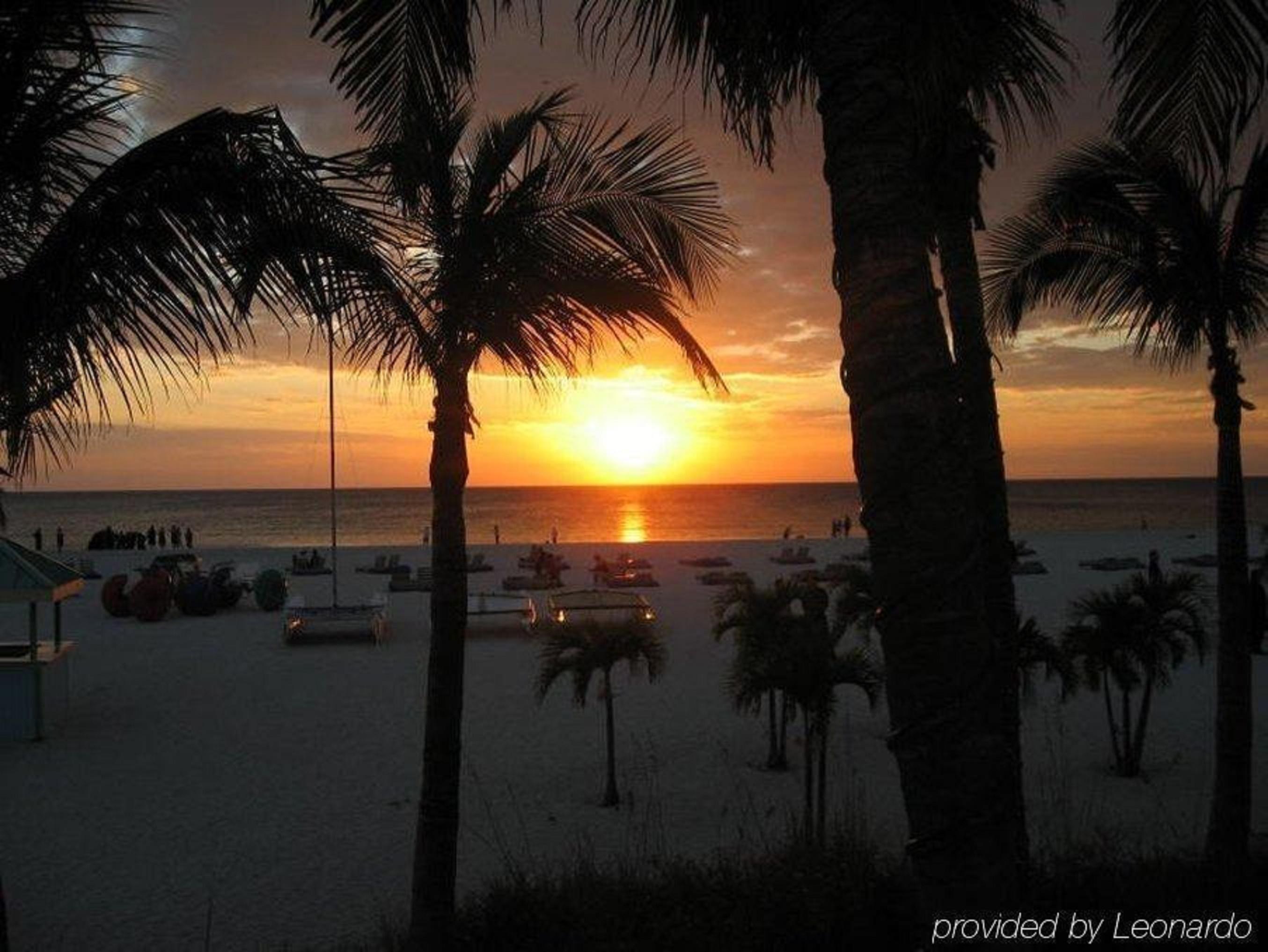 The Beachcomber St. Pete Beach Resort & Hotel Εξωτερικό φωτογραφία