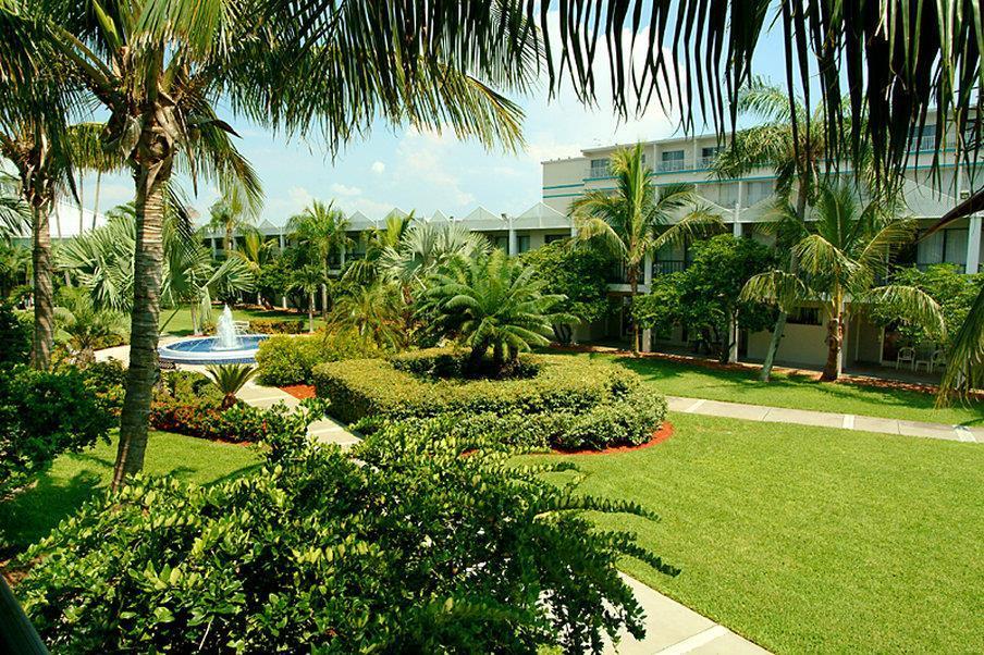 The Beachcomber St. Pete Beach Resort & Hotel Εξωτερικό φωτογραφία