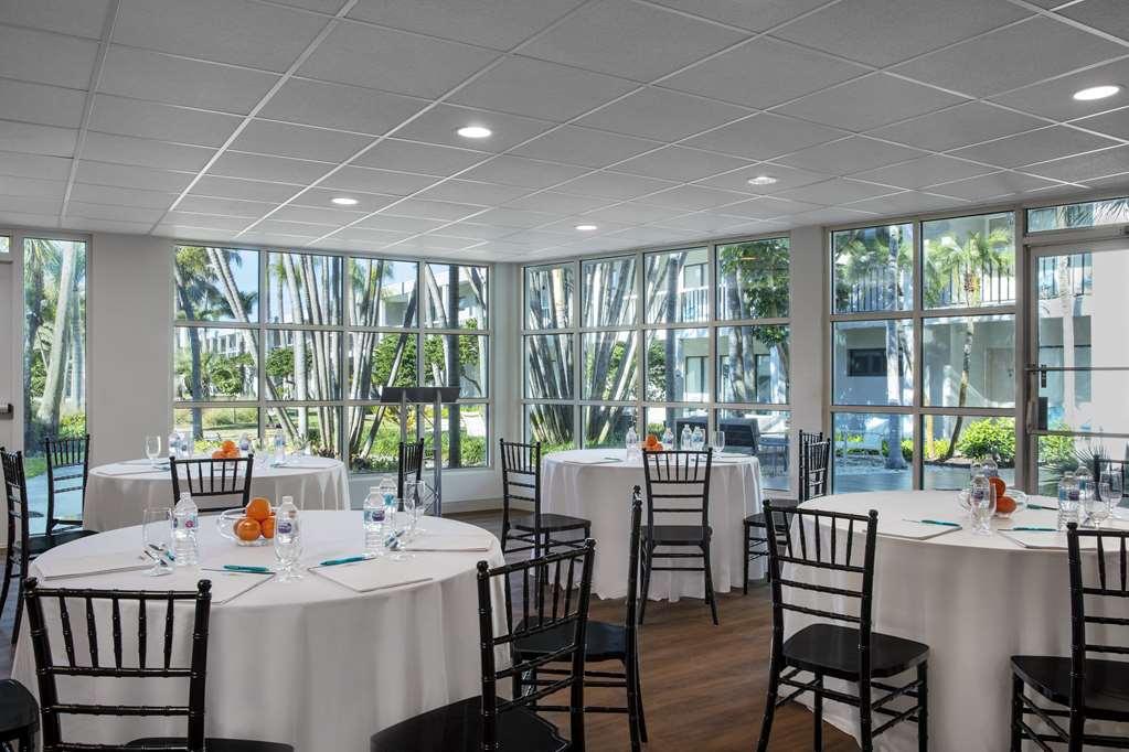The Beachcomber St. Pete Beach Resort & Hotel Ανέσεις φωτογραφία