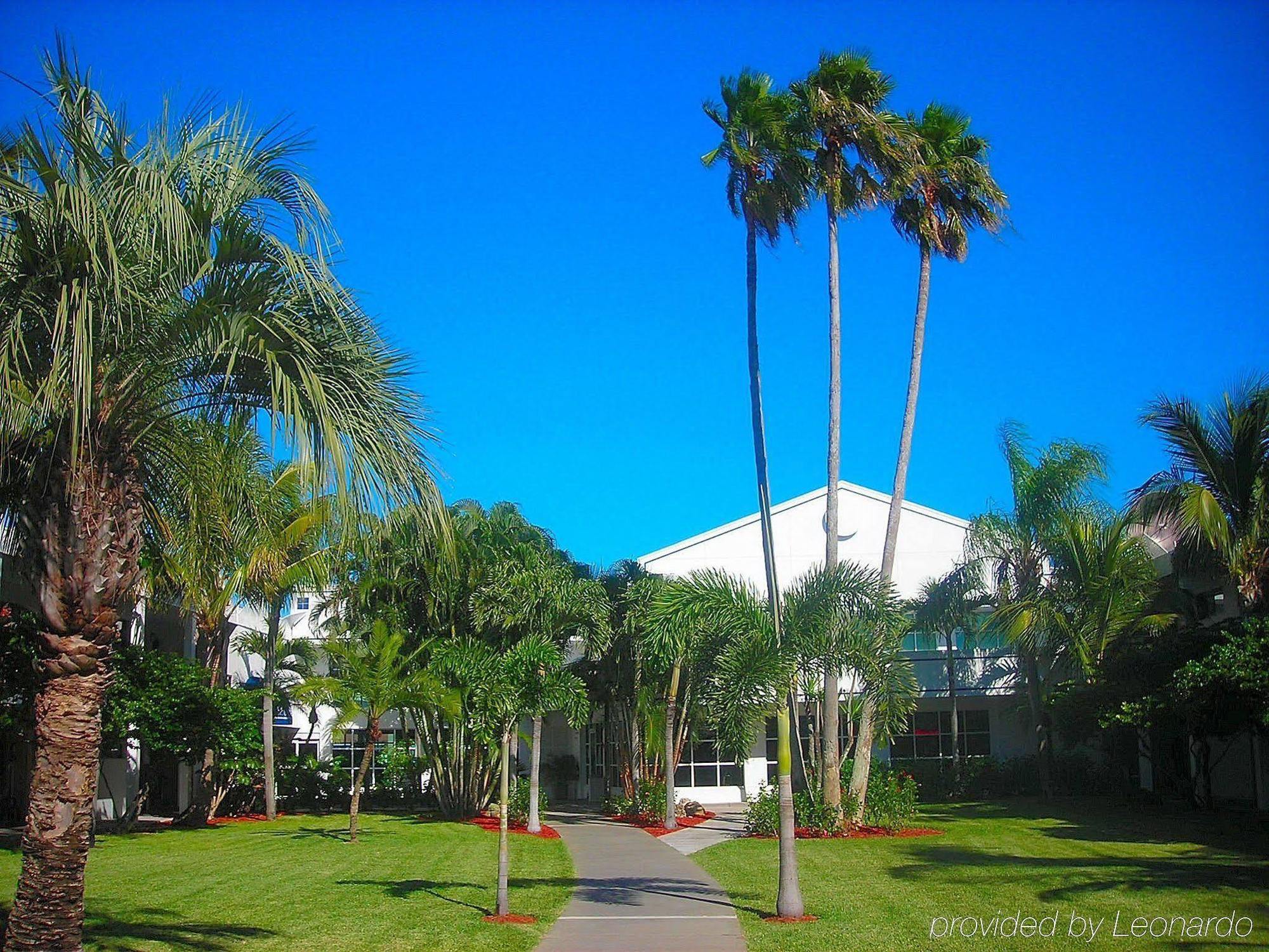 The Beachcomber St. Pete Beach Resort & Hotel Εξωτερικό φωτογραφία