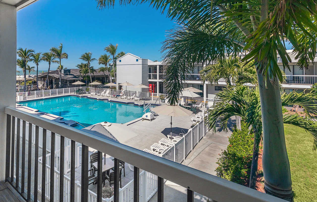 The Beachcomber St. Pete Beach Resort & Hotel Εξωτερικό φωτογραφία
